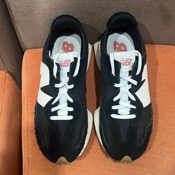 New Balance327 Sneaker Suede Leather upper Retro and Modern Look Black White 7.5 - Picture 5 of 15